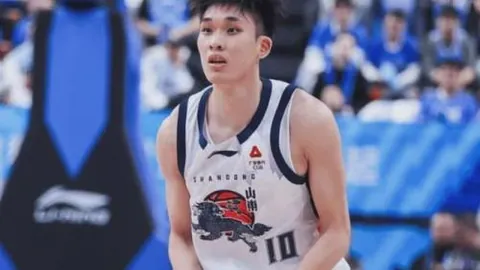 “曼城签下19岁巴西中卫雷斯，转会费3500万欧并享后续分成红利”